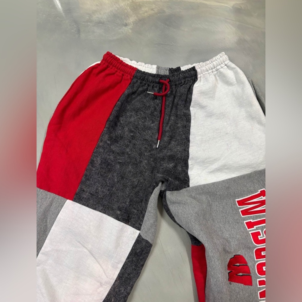 Wisconsin Sweatpants - Picture 4 of 8